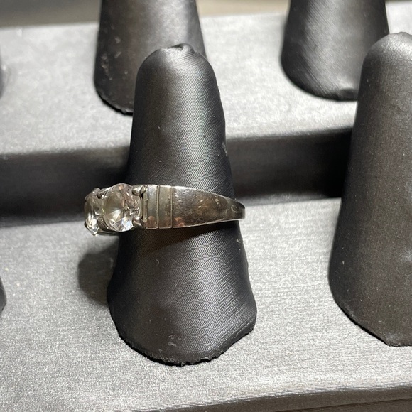 2.53 Carat Tw quartz or better sterling silver triple stone size 7 ring. - Picture 8 of 16